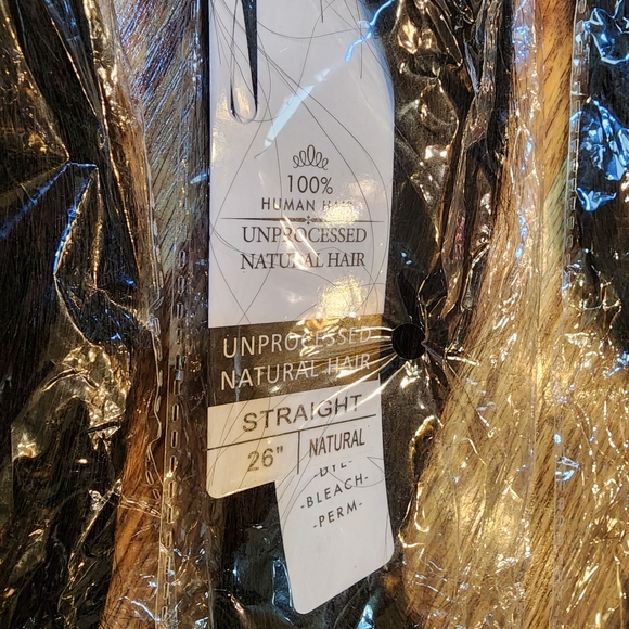 Brazilian Straight Human Hair Bundles with Closure - Picture 7 of 12